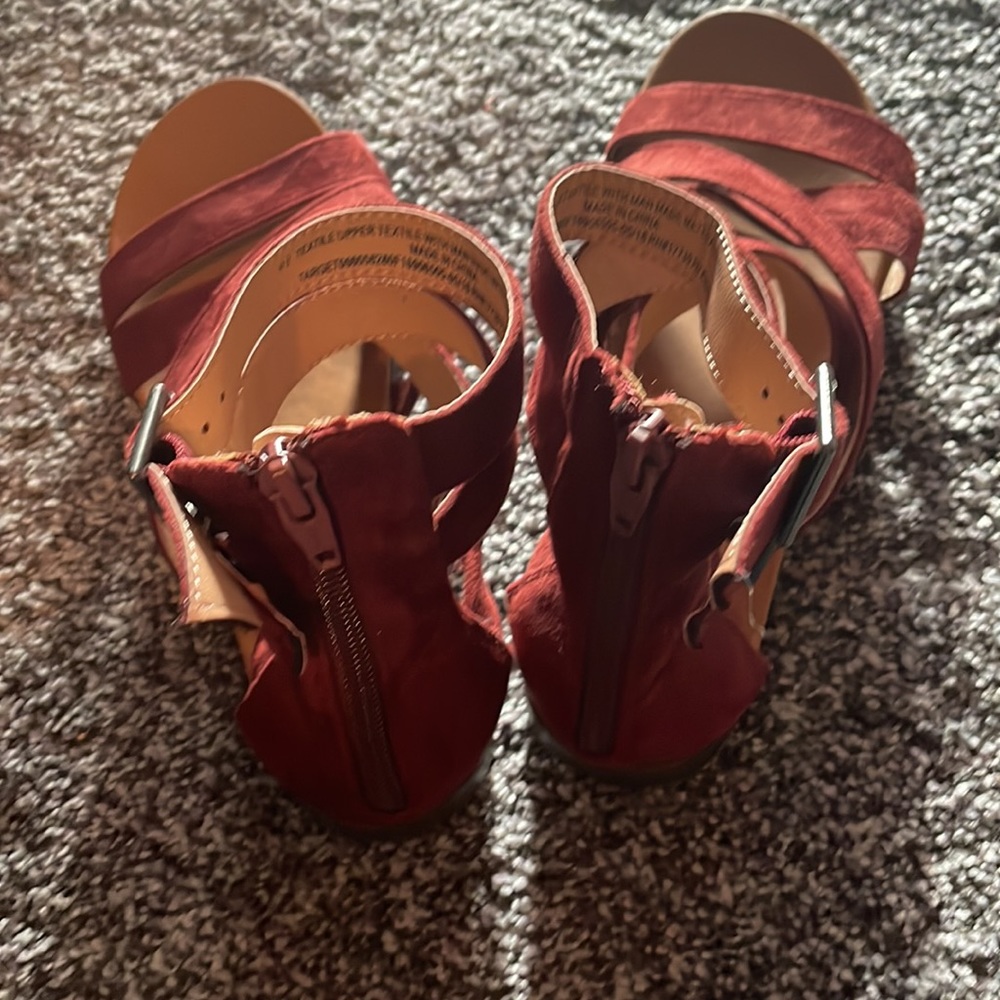 Sandals - Picture 3 of 4